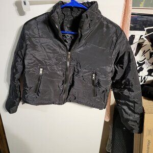 NWOT CROPPED PUFFER JACKET SZ M